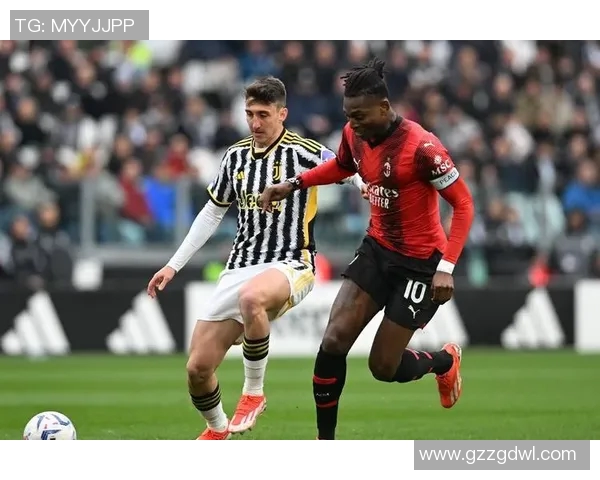 尤文图斯与AC米兰激战正酣当前比分揭晓引发球迷热议