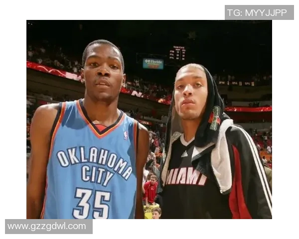 杜兰特与比斯利的对决谁能在赛场上笑到最后分析两位球员的实力与表现