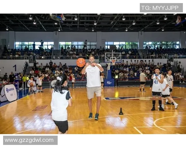 篮球明星华清池的传奇之路与成长故事揭秘